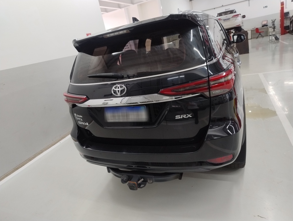 TOYOTA HILUX SW4 2.8 D-4D TURBO DIESEL SRX 4X4 AUTOM&Aacute;TICO