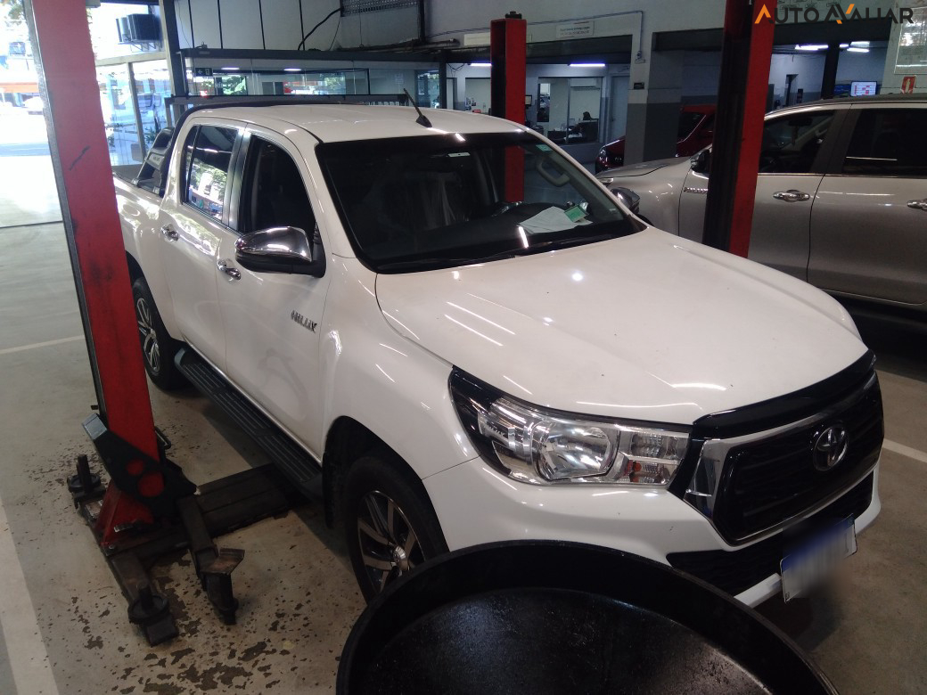 TOYOTA HILUX 2.8  TURBO DIESEL CD SRV 4X4 AUTOMÁTICO