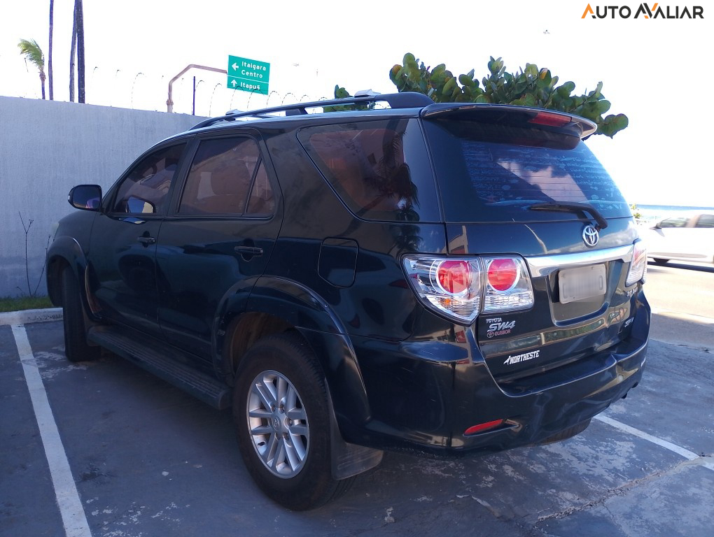 TOYOTA HILUX SW4 3.0 SRV 4X4 16V TURBO INTERCOOLER DIESEL 4P MANUAL