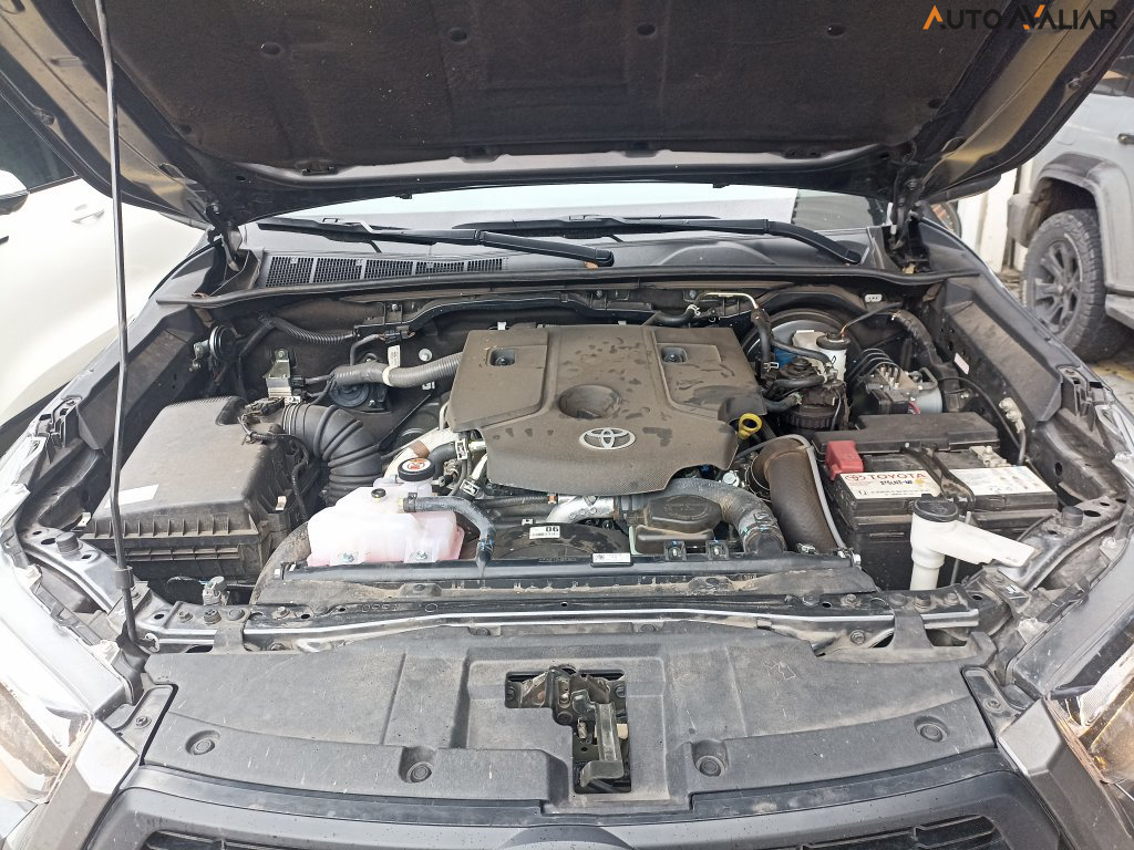 TOYOTA HILUX 2.8 D-4D TURBO DIESEL CD SR 4X4 AUTOM&Aacute;TICA