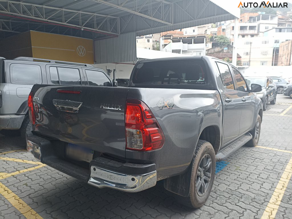 TOYOTA HILUX 2.8 D-4D TURBO DIESEL CD SR 4X4 AUTOM&Aacute;TICA