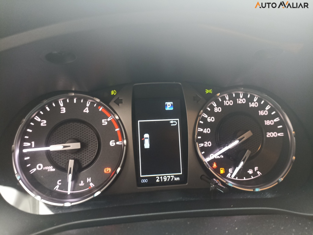 TOYOTA HILUX 2.8 D-4D TURBO DIESEL CD SR 4X4 AUTOM&Aacute;TICA