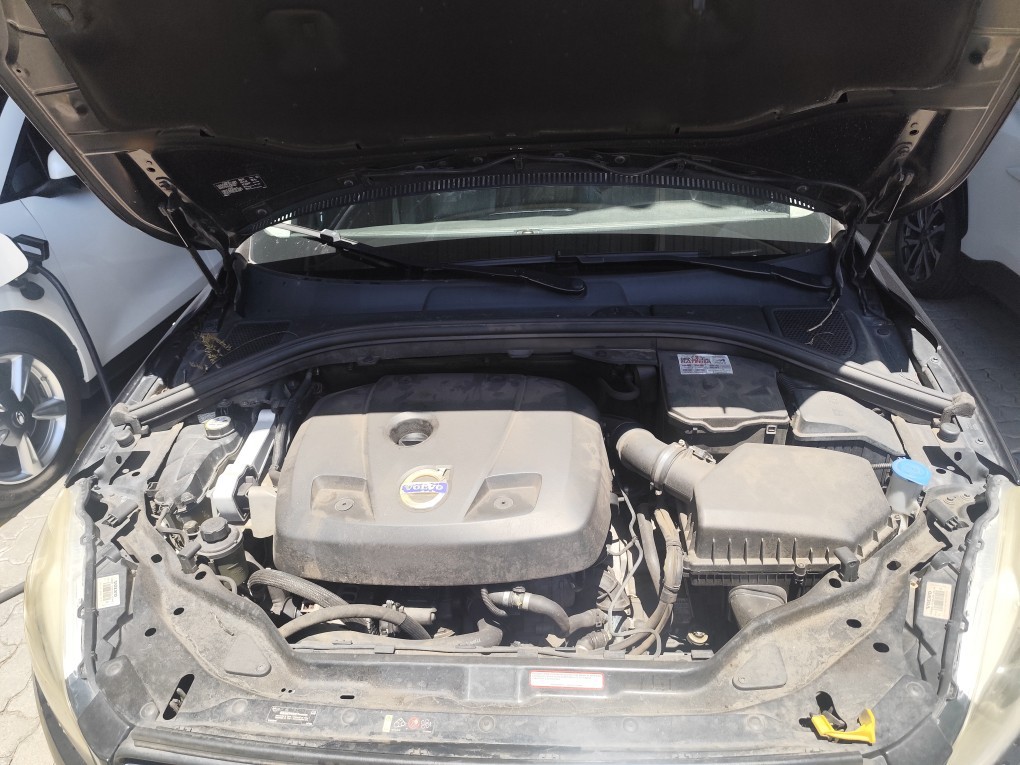 VOLVO XC60 2.0 T5 DYNAMIC FWD TURBO GASOLINA 4P AUTOMATICO