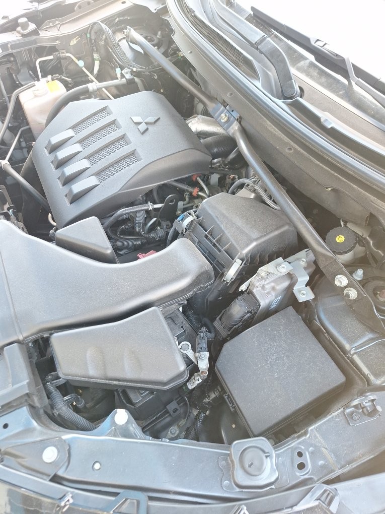 MITSUBISHI ECLIPSE CROSS 1.5 MIVEC TURBO GASOLINA HPE CVT