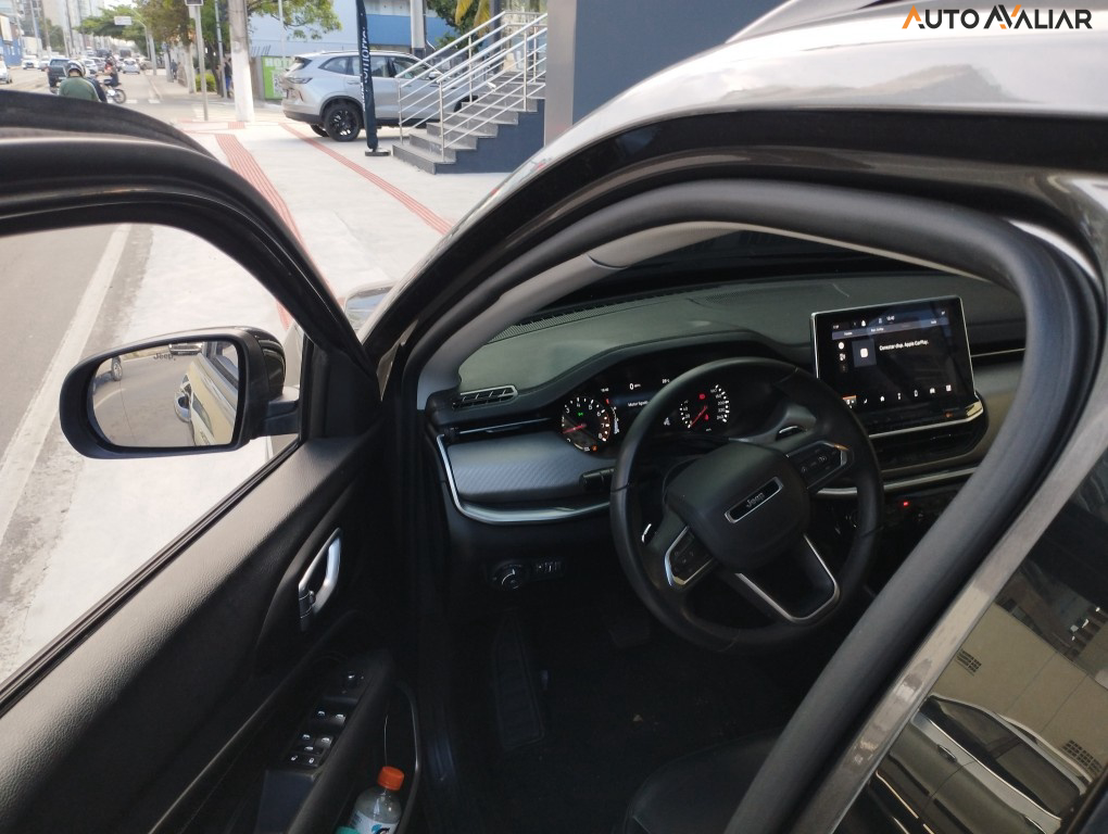 JEEP COMPASS 1.3 T270 TURBO FLEX LONGITUDE AT6