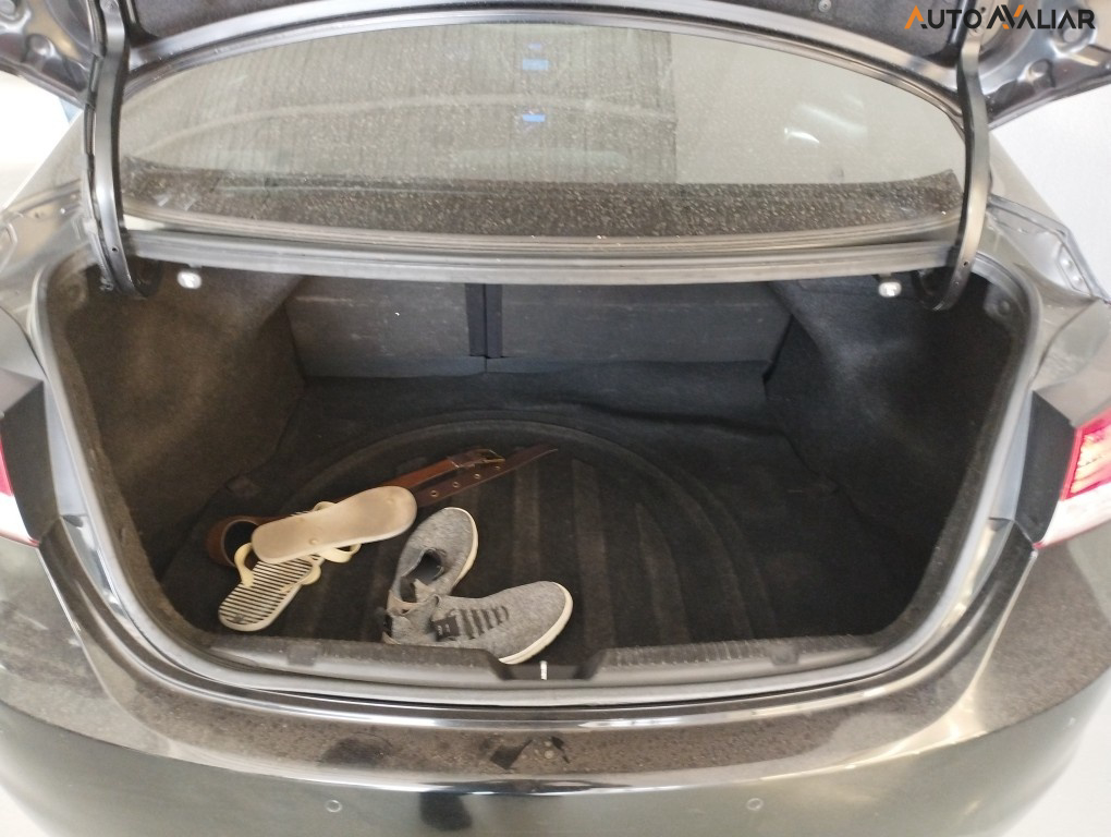 HYUNDAI ELANTRA 1.8 GLS 16V GASOLINA 4P AUTOMATICO