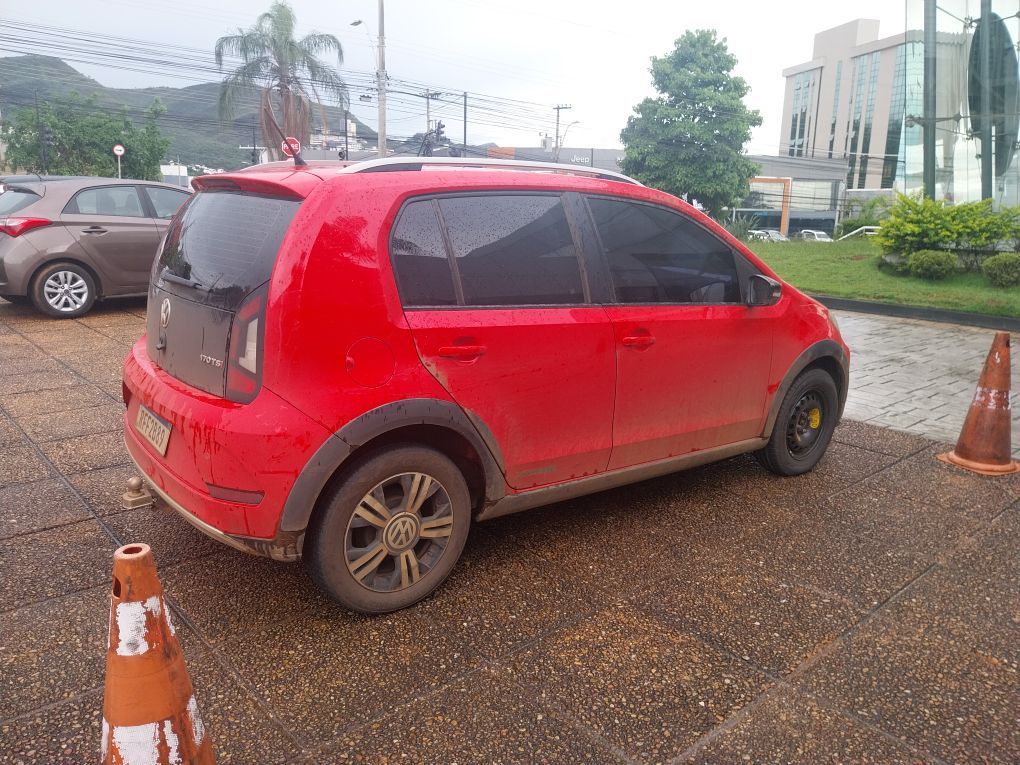 VOLKSWAGEN UP 1.0 170 TSI TOTAL FLEX XTREME 4P MANUAL