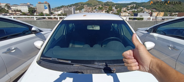 VOLKSWAGEN VOYAGE 1.6 MI COMFORTLINE 8V FLEX 4P MANUAL