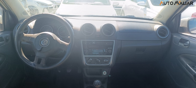 VOLKSWAGEN VOYAGE 1.6 MI COMFORTLINE 8V FLEX 4P MANUAL