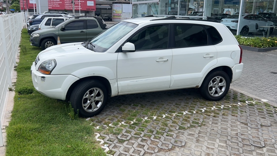 HYUNDAI TUCSON 2.0 MPFI GLS BASE 16V 143CV 2WD FLEX 4P AUTOMATICO