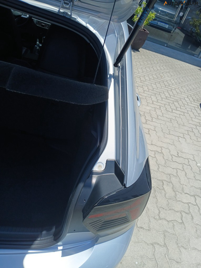 VOLKSWAGEN POLO 1.0 170 TSI COMFORTLINE AUTOM&Aacute;TICO