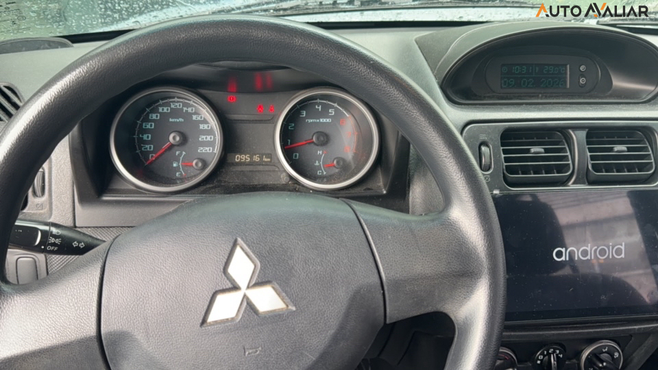 MITSUBISHI PAJERO TR4 2.0 4X2 16V 140CV FLEX 4P MANUAL