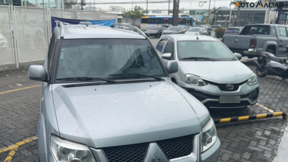 MITSUBISHI PAJERO TR4 2.0 4X2 16V 140CV FLEX 4P MANUAL