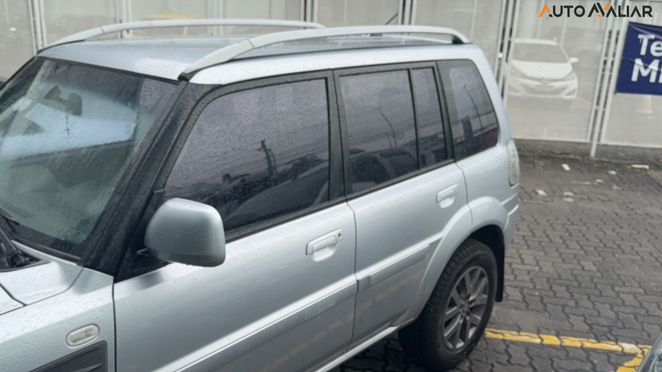 MITSUBISHI PAJERO TR4 2.0 4X2 16V 140CV FLEX 4P MANUAL