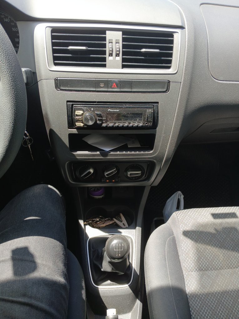 VOLKSWAGEN FOX 1.0 MI TRENDLINE 8V FLEX 4P MANUAL