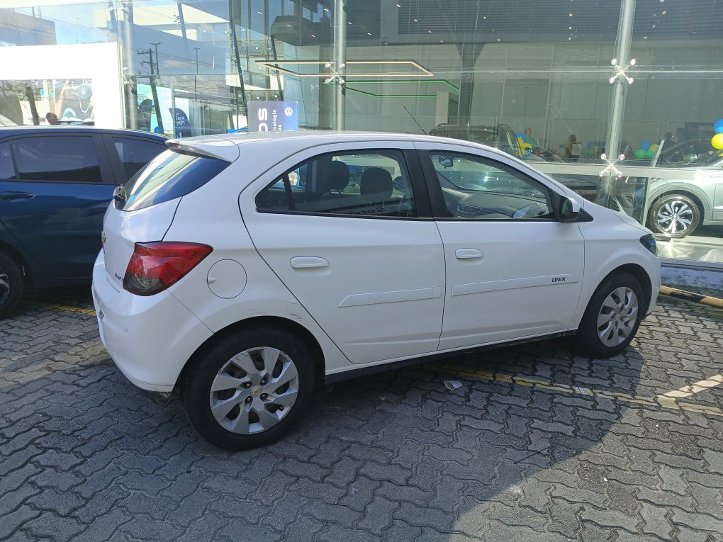 CHEVROLET ONIX 1.4 MPFI LT 8V FLEX 4P MANUAL