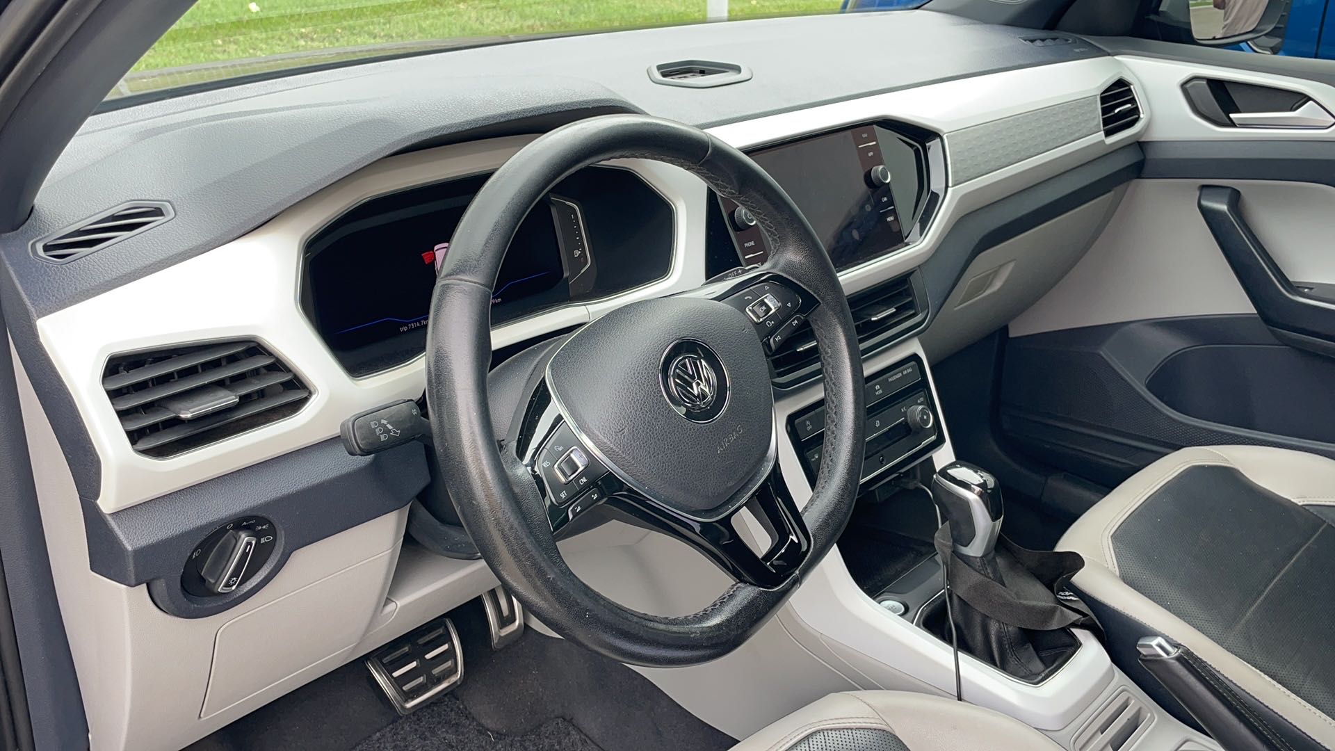 VOLKSWAGEN T-CROSS 1.4 250 TSI TOTAL FLEX HIGHLINE AUTOMATICO