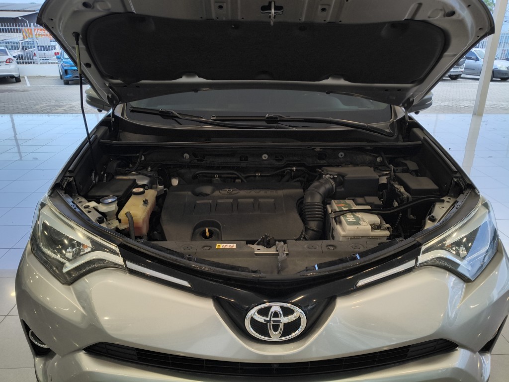 TOYOTA RAV4 2.0 TOP 4X2 16V GASOLINA 4P AUTOMATICO