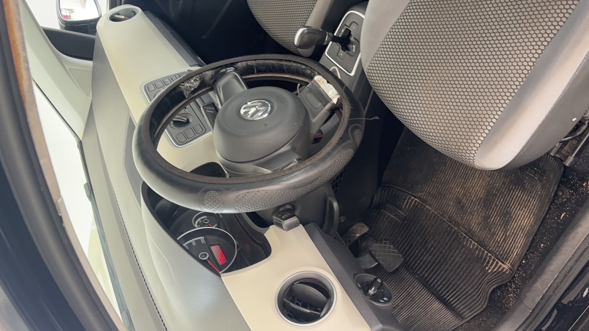 VOLKSWAGEN UP 1.0 MPI MOVE UP 12V FLEX 4P AUTOMATIZADO