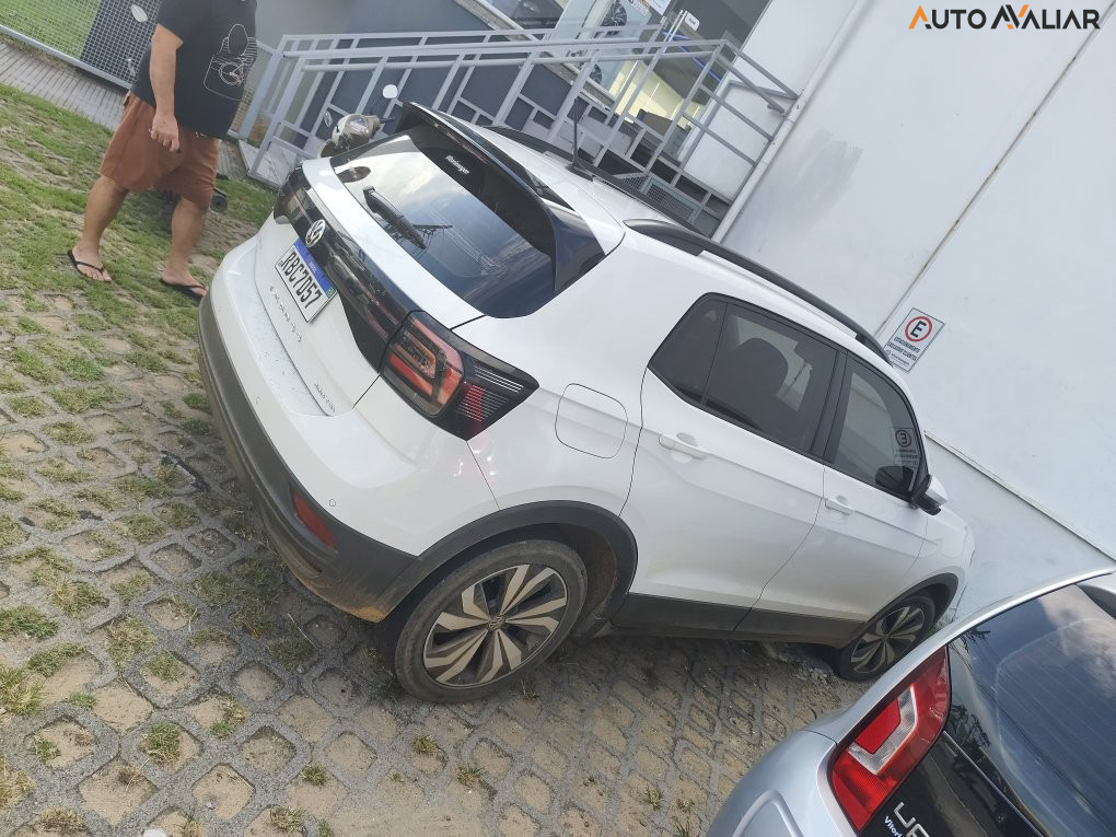 VOLKSWAGEN T-CROSS 1.0 200 TSI TOTAL FLEX AUTOM&Aacute;TICO