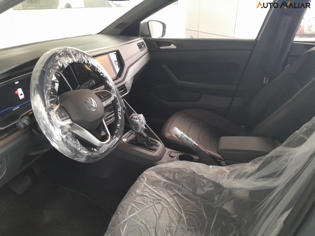 VOLKSWAGEN VIRTUS 1.0 200 TSI HIGHLINE AUTOM&Aacute;TICO