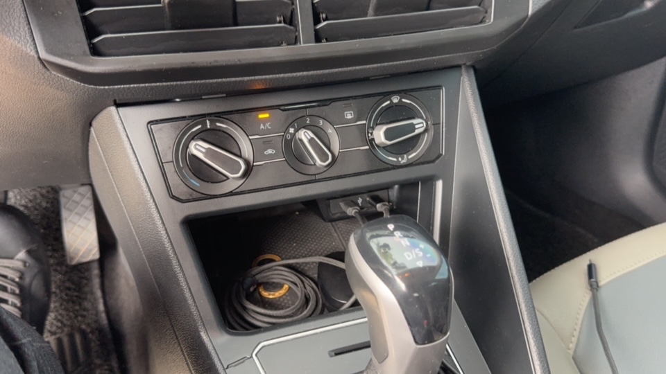 VOLKSWAGEN NIVUS 1.0 200 TSI TOTAL FLEX COMFORTLINE AUTOM&Aacute;TICO