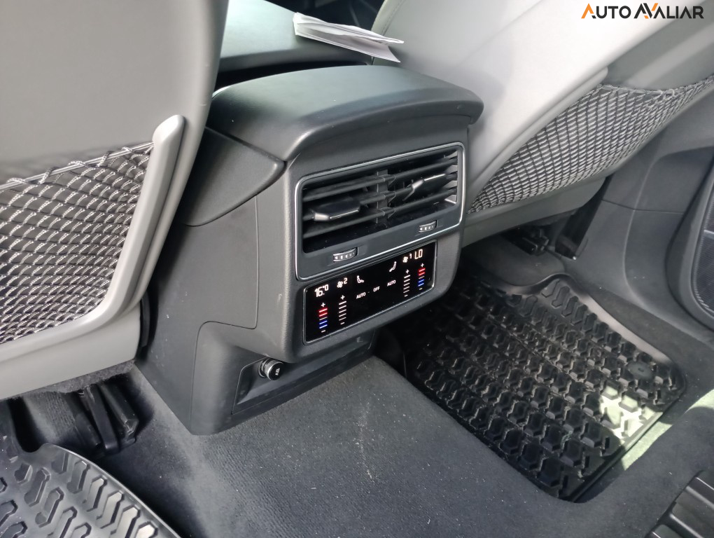 AUDI Q8 3.0 TFSI GASOLINA PERFORMANCE BLACK QUATTRO TIPTRONIC