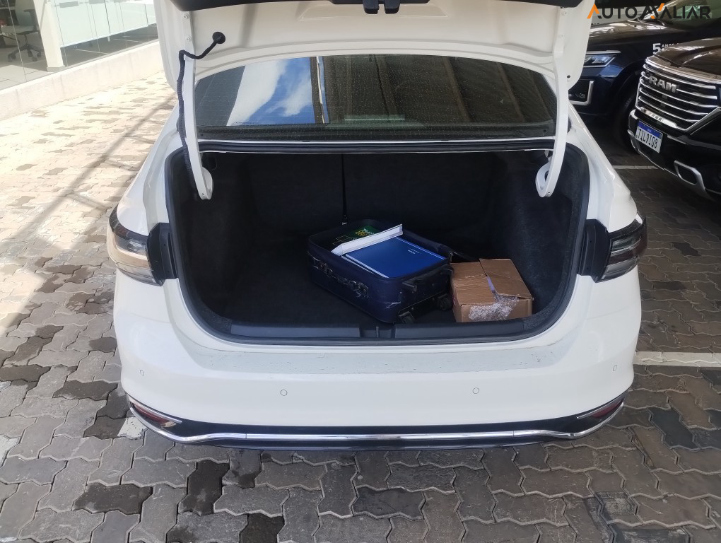 VOLKSWAGEN VIRTUS 1.0 200 TSI HIGHLINE AUTOM&Aacute;TICO