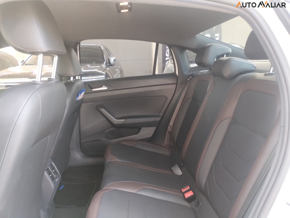 VOLKSWAGEN VIRTUS 1.0 200 TSI HIGHLINE AUTOM&Aacute;TICO