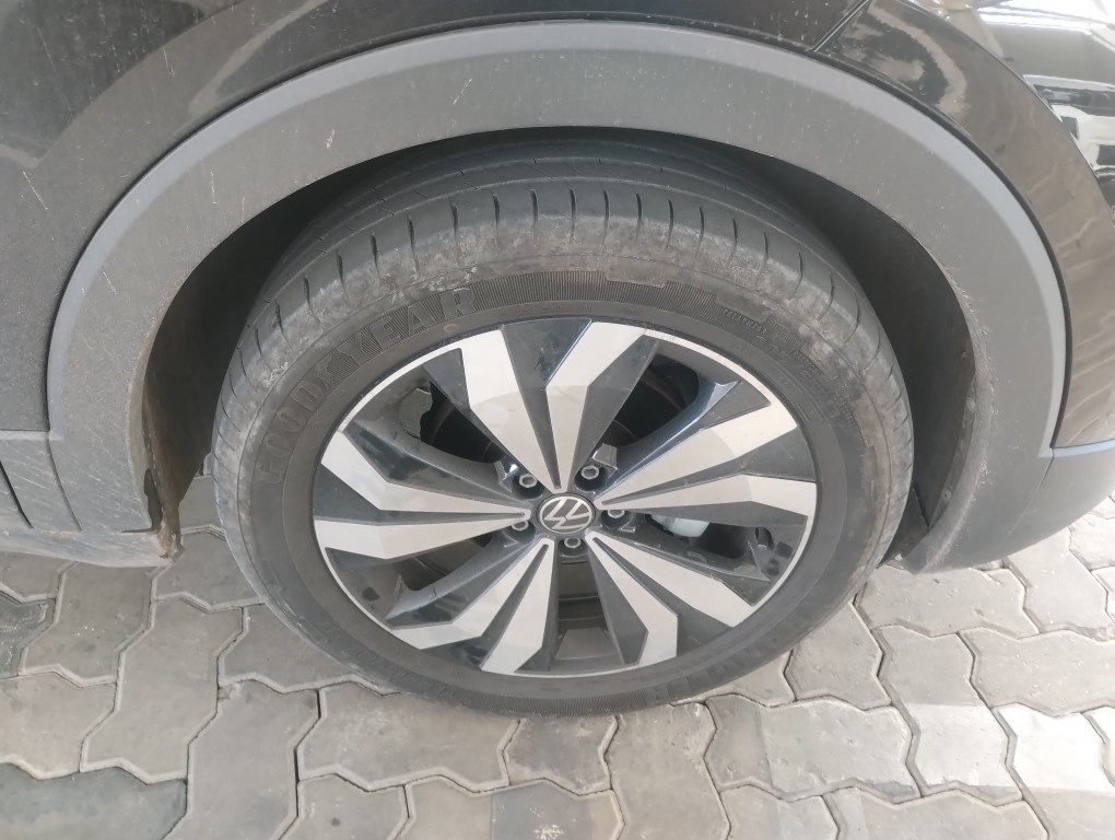 VOLKSWAGEN T-CROSS 1.0 200 TSI TOTAL FLEX AUTOM&Aacute;TICO