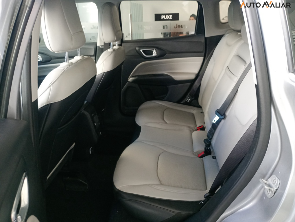 JEEP COMPASS 1.3 T270 TURBO FLEX LONGITUDE AT6