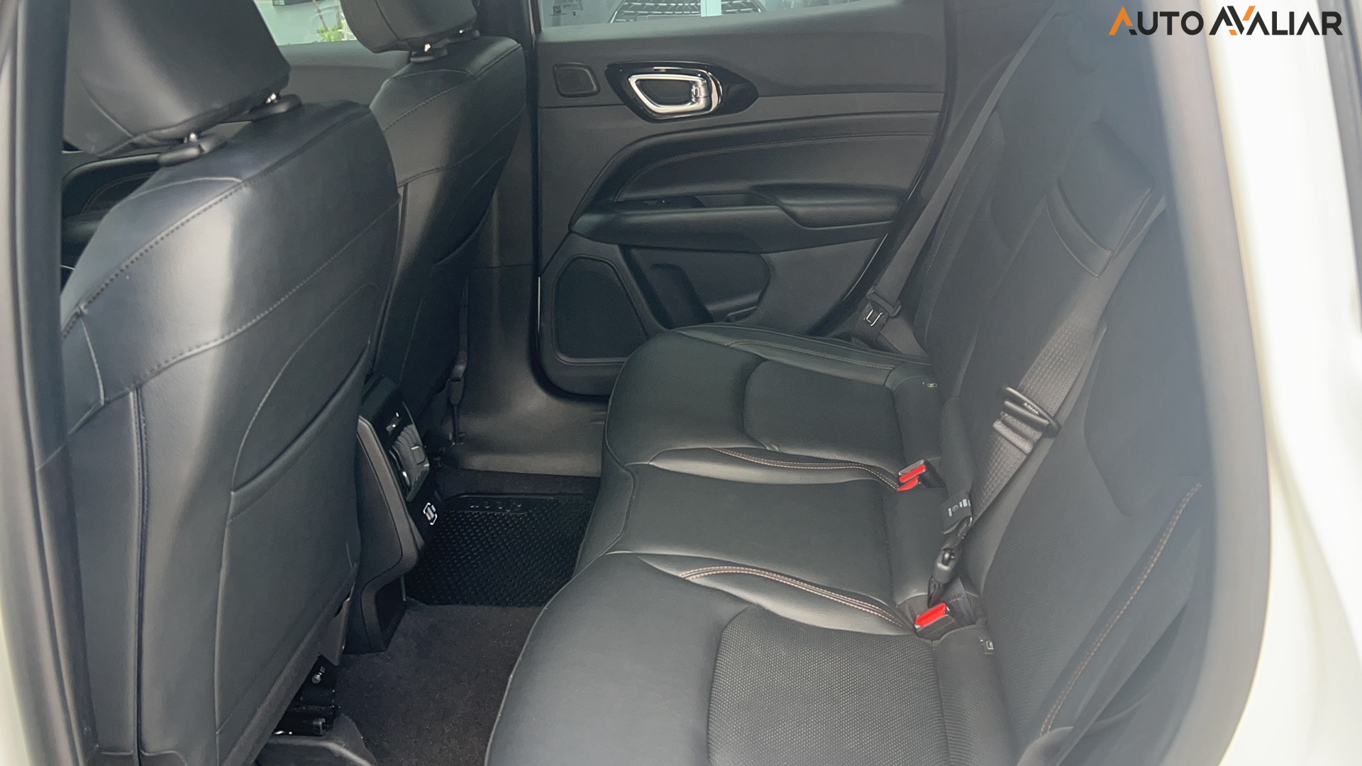 JEEP COMPASS 2.0 HURRICANE 4 TURBO GASOLINA OVERLAND AT9