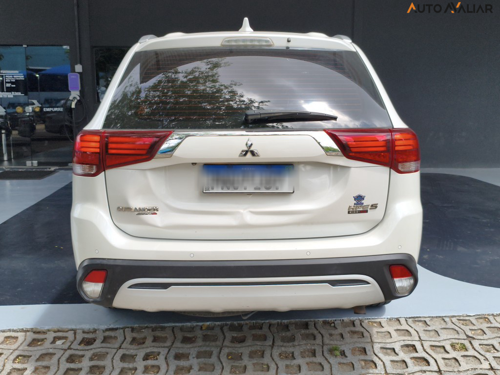 MITSUBISHI OUTLANDER 2.2 MIVEC DI-D DIESEL HPE-S AWD AUTOMATICO