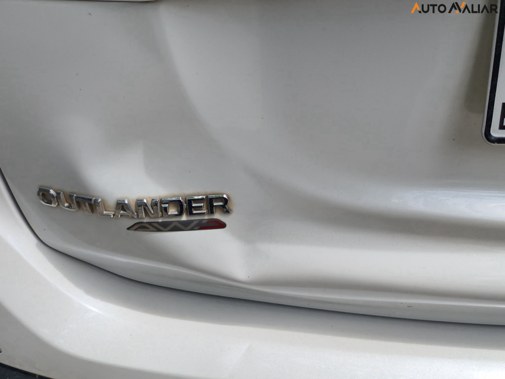 MITSUBISHI OUTLANDER 2.2 MIVEC DI-D DIESEL HPE-S AWD AUTOMATICO