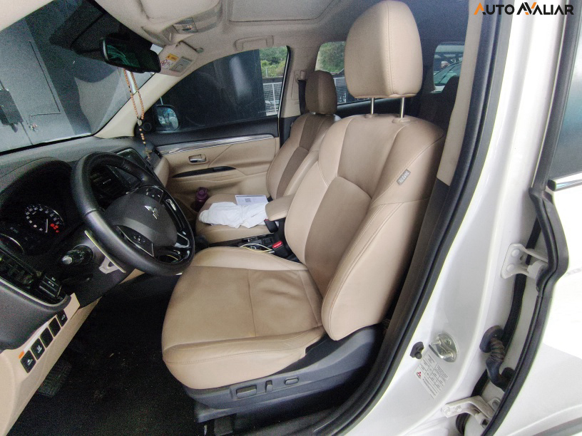 MITSUBISHI OUTLANDER 2.2 MIVEC DI-D DIESEL HPE-S AWD AUTOMATICO