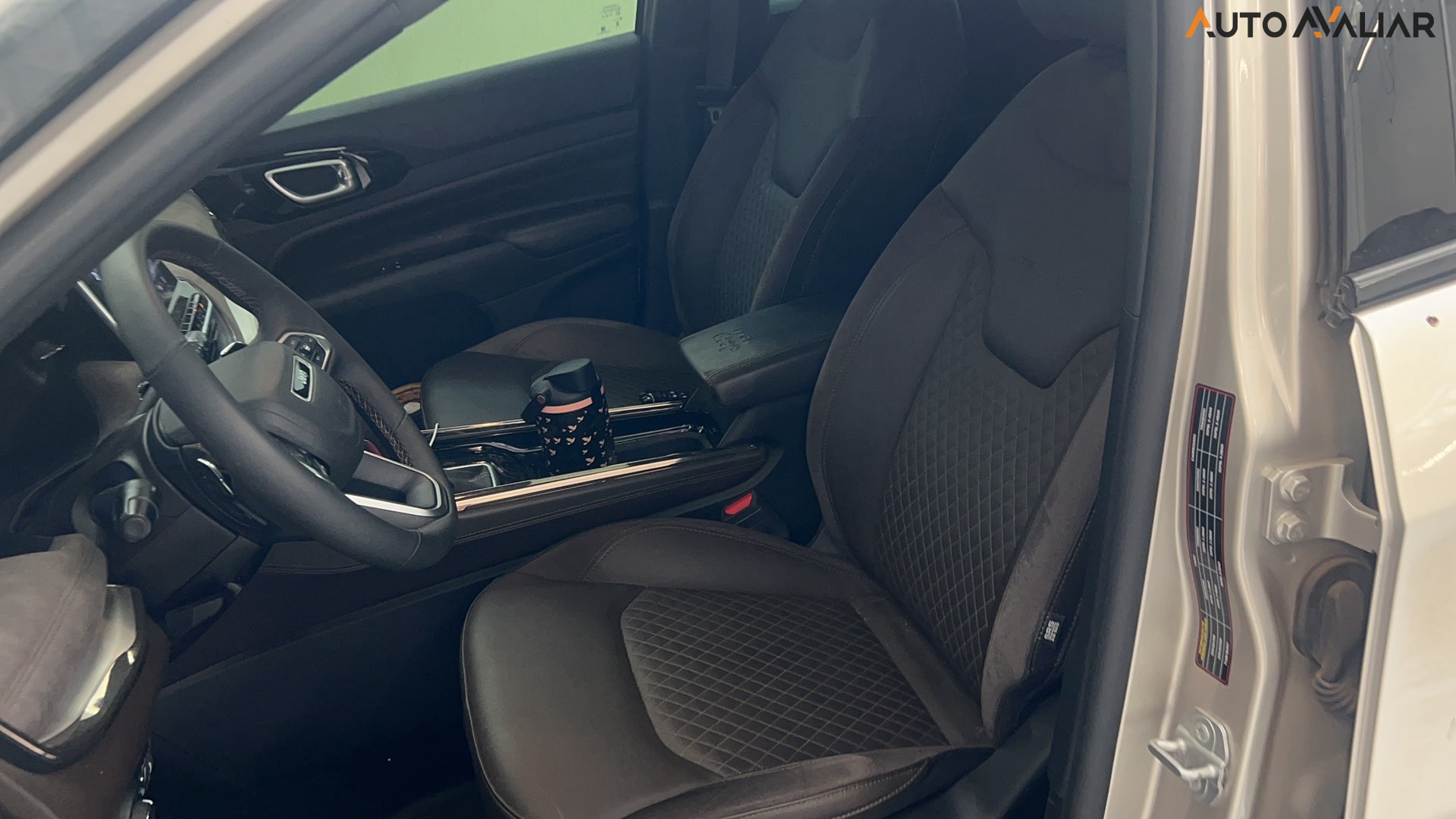 JEEP COMMANDER 1.3 T270 TURBO FLEX OVERLAND AT6