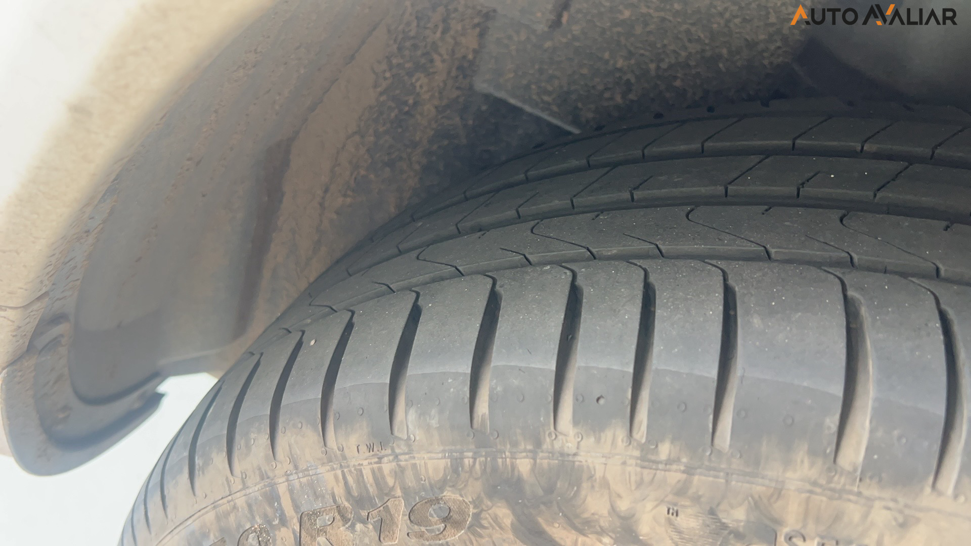 JEEP COMMANDER 1.3 T270 TURBO FLEX OVERLAND AT6