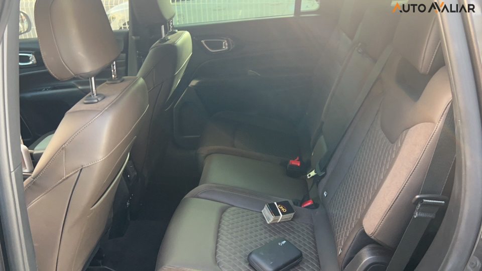 JEEP COMMANDER 1.3 T270 TURBO FLEX OVERLAND AT6