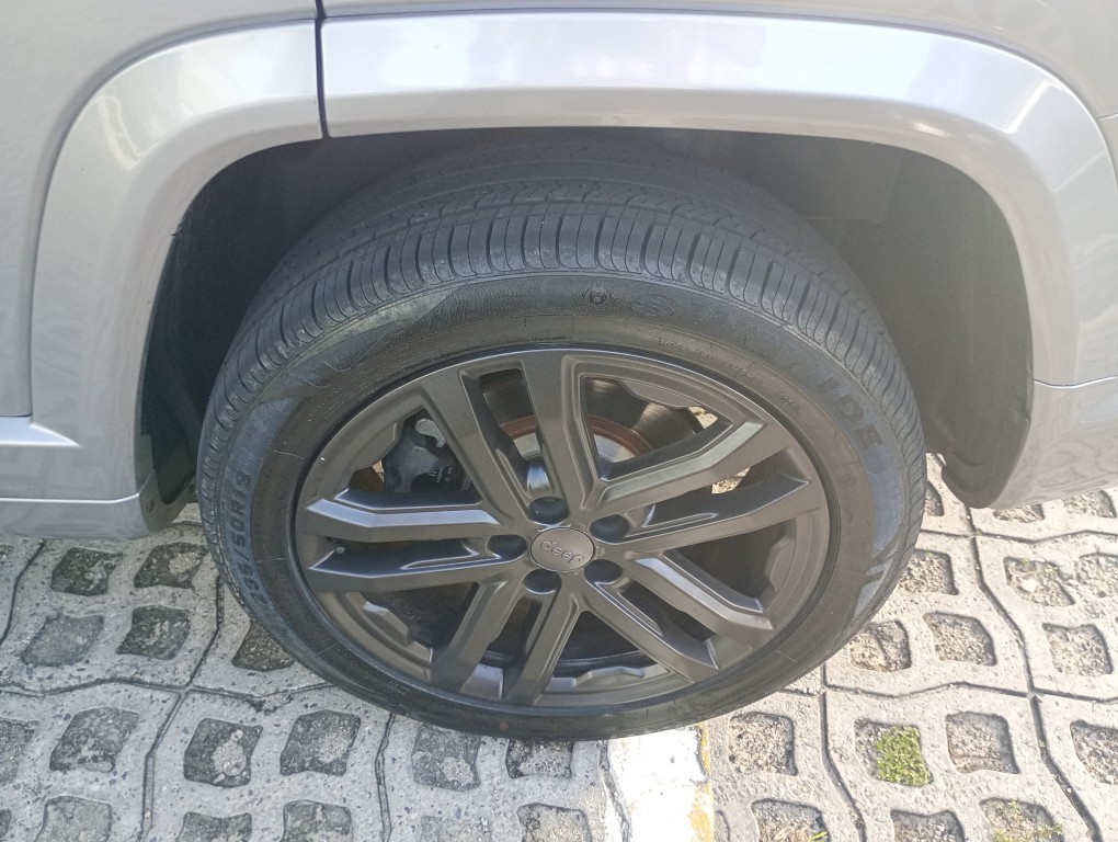 JEEP COMMANDER 2.2 TURBO DIESEL OVERLAND AT9