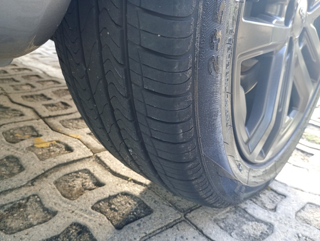 JEEP COMMANDER 2.2 TURBO DIESEL OVERLAND AT9