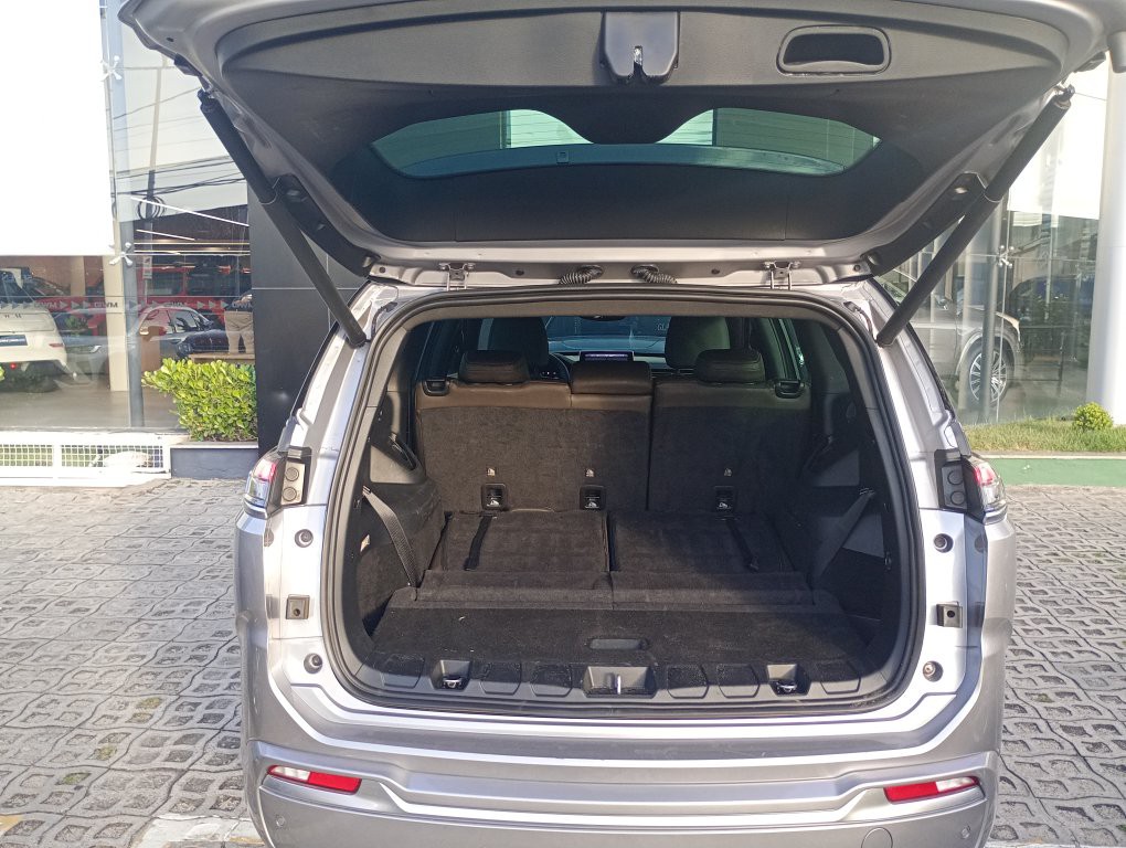 JEEP COMMANDER 2.2 TURBO DIESEL OVERLAND AT9