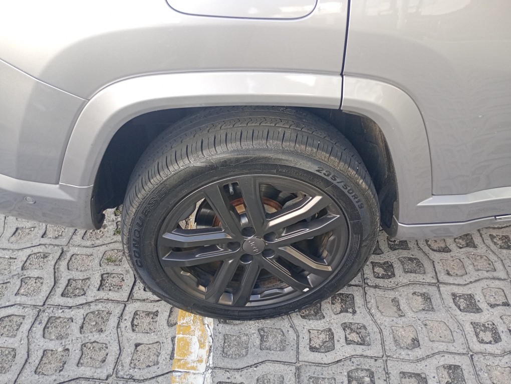 JEEP COMMANDER 2.2 TURBO DIESEL OVERLAND AT9