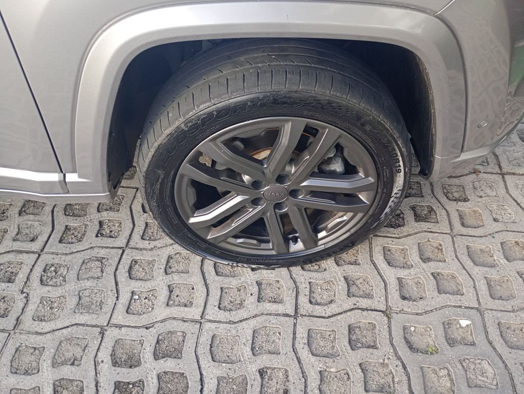 JEEP COMMANDER 2.2 TURBO DIESEL OVERLAND AT9