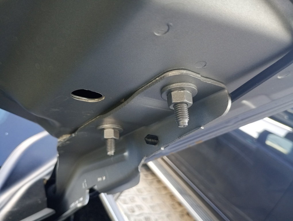 JEEP COMMANDER 2.2 TURBO DIESEL OVERLAND AT9