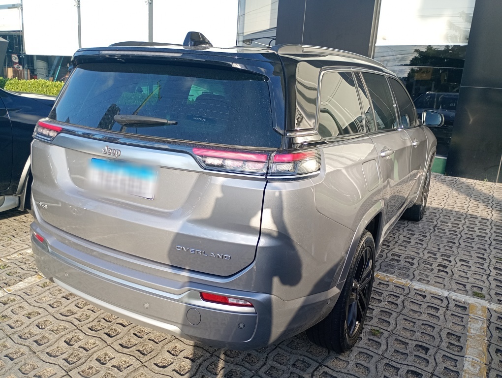 JEEP COMMANDER 2.2 TURBO DIESEL OVERLAND AT9