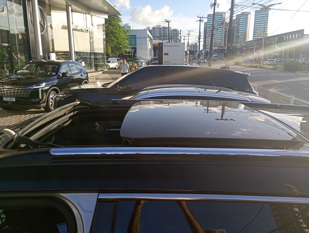 JEEP COMMANDER 2.2 TURBO DIESEL OVERLAND AT9