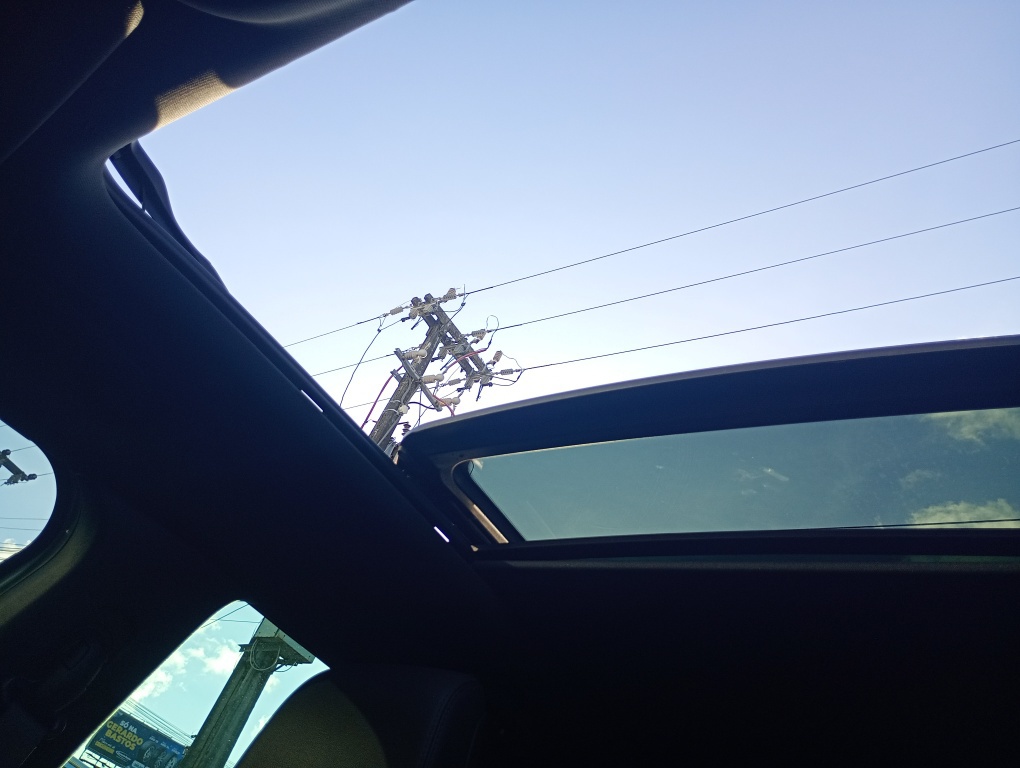 JEEP COMMANDER 2.2 TURBO DIESEL OVERLAND AT9