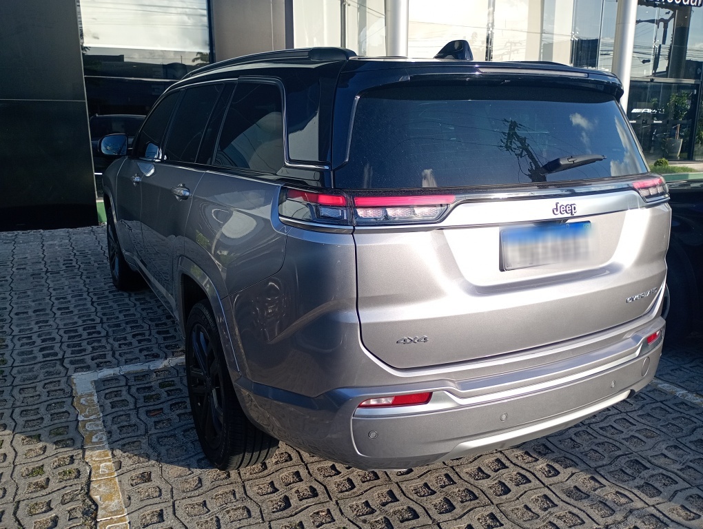 JEEP COMMANDER 2.2 TURBO DIESEL OVERLAND AT9