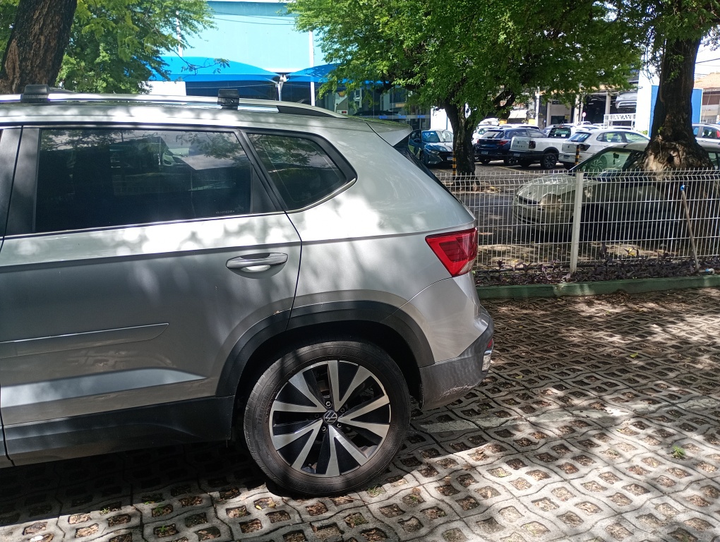 VOLKSWAGEN TAOS 1.4 250 TSI TOTAL FLEX HIGHLINE AUTOM&Aacute;TICO