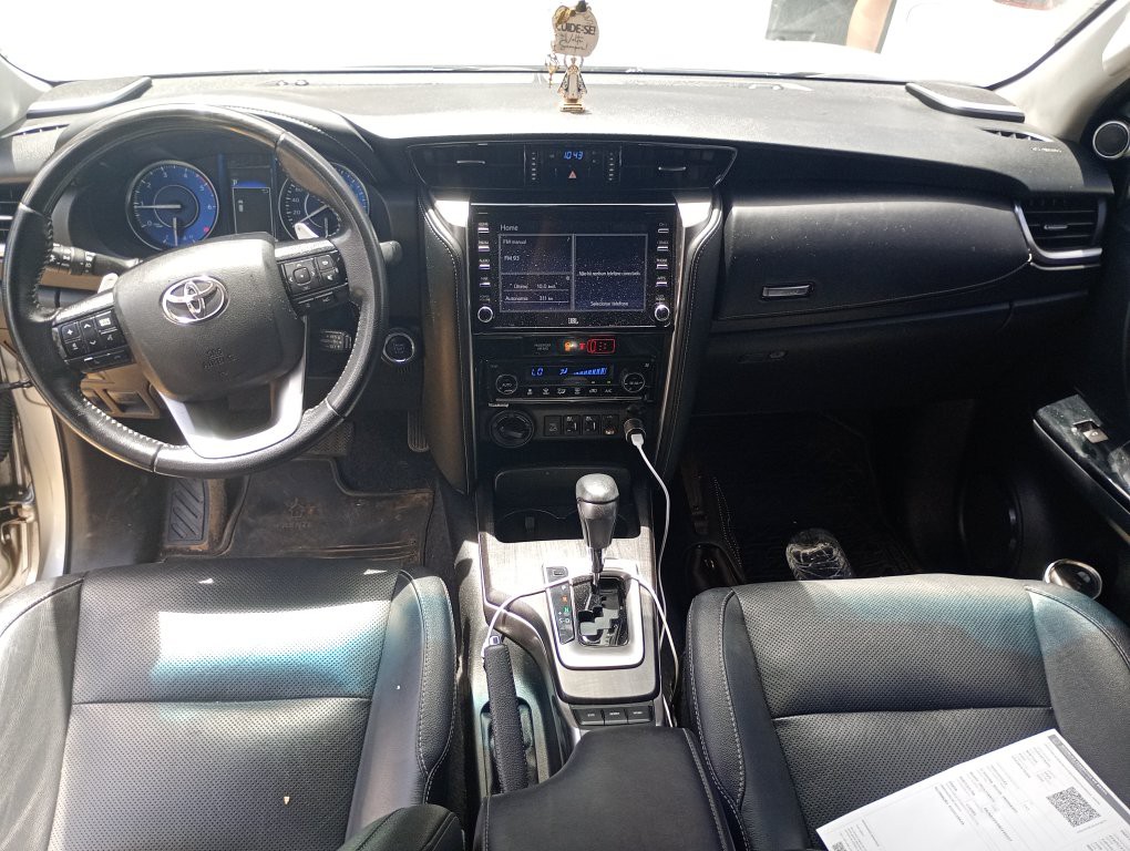 TOYOTA HILUX SW4 2.8 D-4D TURBO DIESEL SRX 7L 4X4 AUTOM&Aacute;TICO